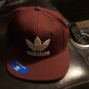 Adidas snap back
